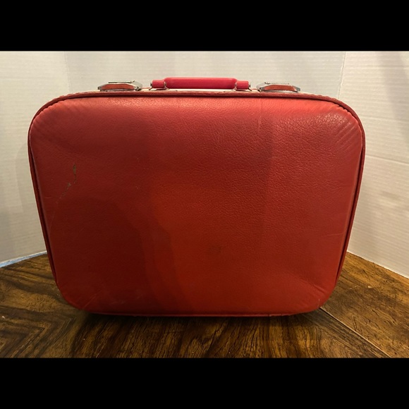 ***SOLD*** Darling Vintage ‘Going to Grandma’s’ Suitcase - Picture 5 of 6